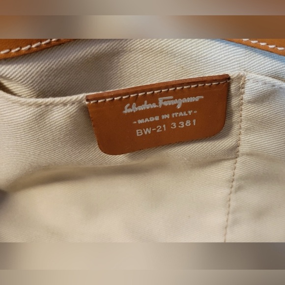 Salvatore Ferragamo Cream and Tan Tote Bag - Picture 4 of 13